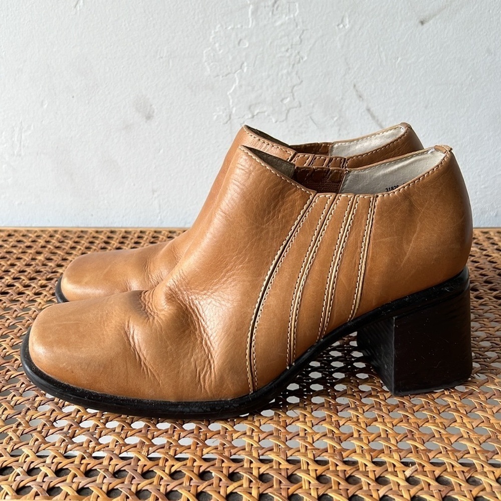 Clarks Y2K Tan Leather Chunky Heel Ankle Boots